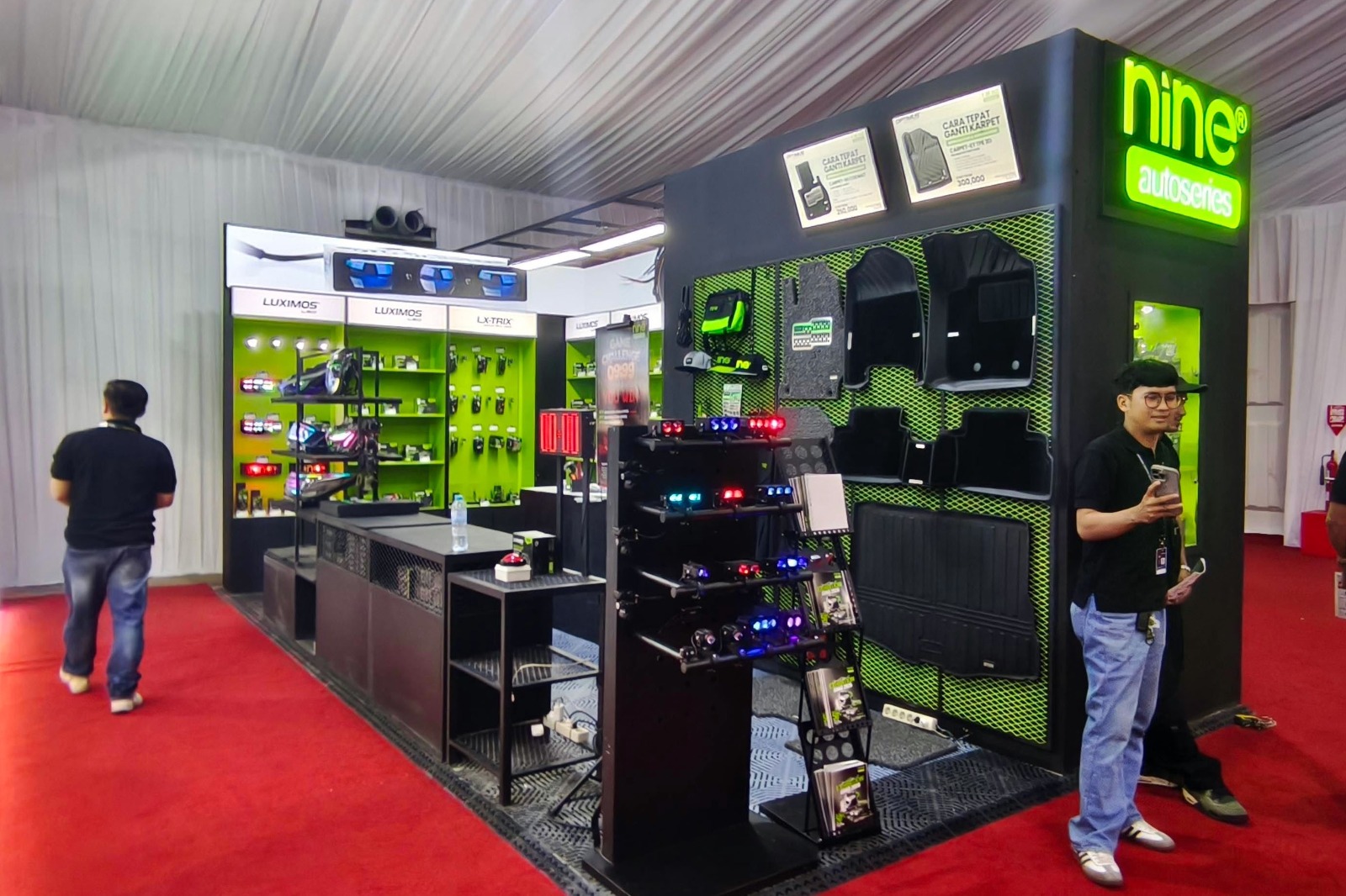 Booth NINE Autoseries menampilkan lampu tembak Bi-LED Luximos di GIIAS 2026