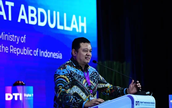 Ilustrasi konektivitas internet dan transformasi digital nasional