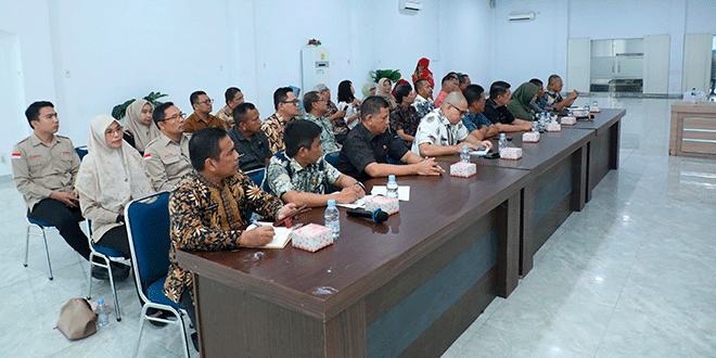 Bupati Asahan Taufik Zainal Abidin dan Kepala BPS saat rakor Persiapan Parlinsos Digital