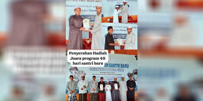 Penyerahan hadiah santri juara Program 40 Hari di Dayah Wakaf Barbate Aceh Besar