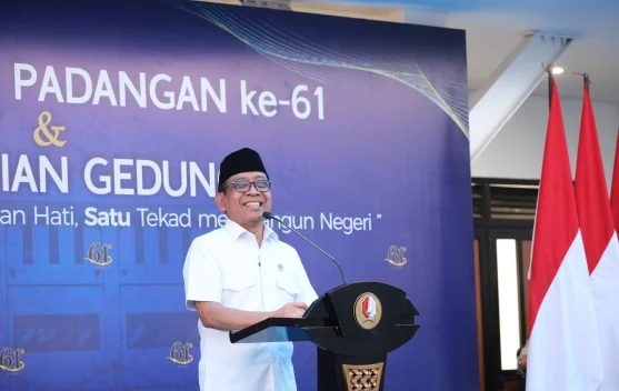 Menko PMK Pratikno meresmikan 30 ruang kelas baru di SMPN 1 Padangan, Bojonegoro
