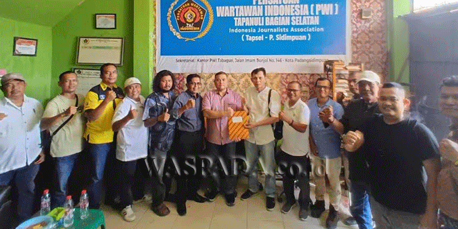 Rapat PWI Tabagsel membahas pembentukan panitia konferensi di Kantor PWI Tabagsel