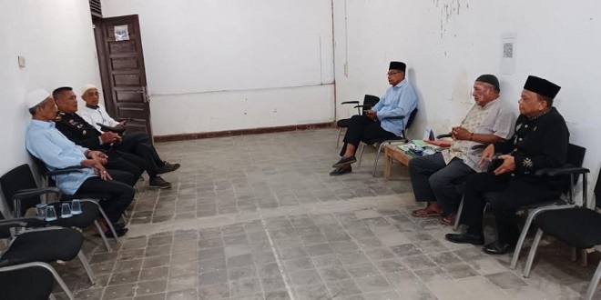 Kasat Binmas Polres Langsa bertemu pengurus Majelis Adat Aceh Kota Langsa di kantor MAA