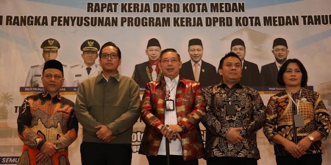 Rapat kerja DPRD Kota Medan di The Hill Hotel Resort Sibolangit untuk menyusun program kerja 2027