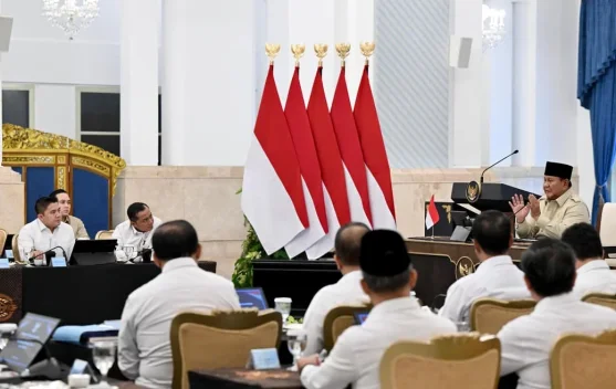 Presiden Prabowo berbicara di hadapan pengusaha di Istana Negara