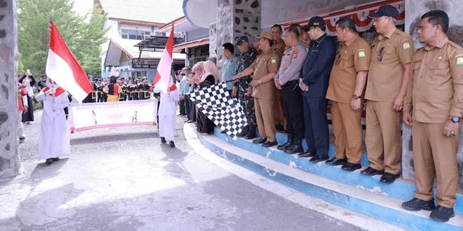 Peserta konvoi karnaval HUT ke-81 RI di halaman Disdikbud Aceh Besar