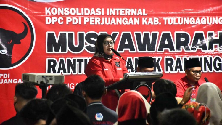 Pengukuhan pengurus Ranting dan Anak Ranting PDI Perjuangan Kecamatan Ngantru 2026-2031 di Pendapa Dio