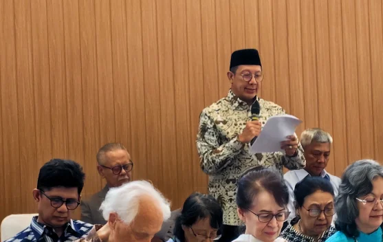 Lukman Hakim Saifuddin berbicara pada konferensi pers Gerakan Nurani Bangsa