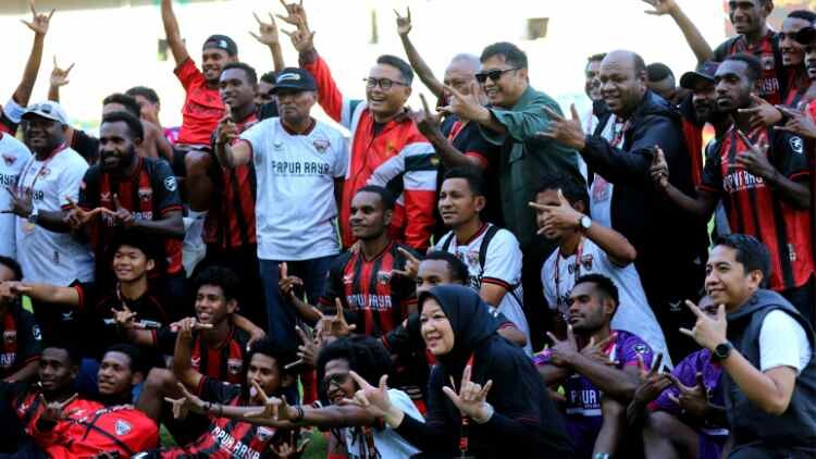 Banteng Jatim kontra Banteng Papua Raya di Stadion Gelora Bung Tomo saat perebutan tempat ketiga Soekarno Cup 2026