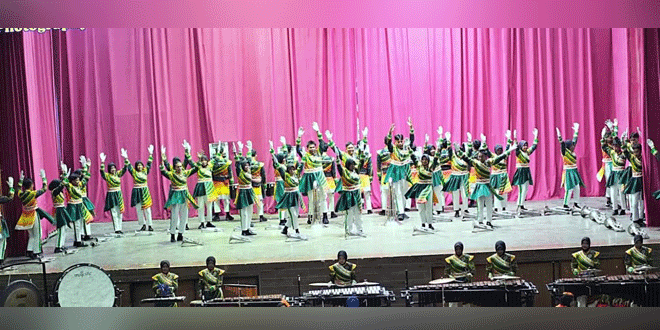 Marching band tampil di Lapangan Merdeka Sibuhuan saat kompetisi PKK Cup Season 2