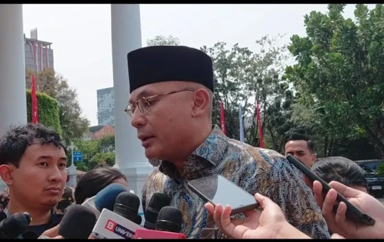 Presiden Prabowo berjabat tangan dengan Presiden Jose Ramos-Horta di Istana Merdeka