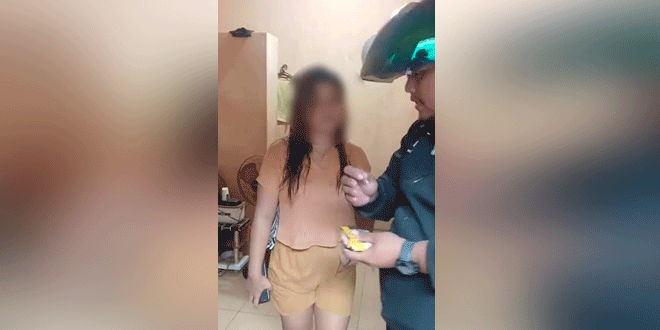 Polisi mengamankan barang bukti narkoba dari sebuah rumah kos di Medan Tuntungan
