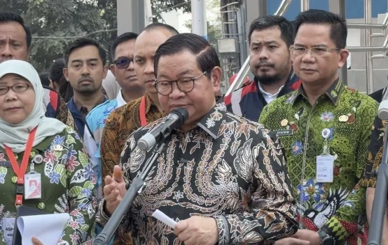 Tumpukan sampah di Cilincing Jakarta Utara dan petugas penegak lingkungan