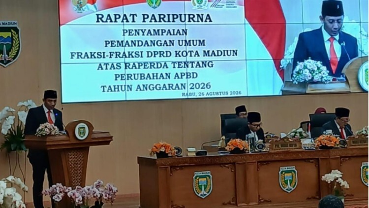 Rapat paripurna DPRD Kota Madiun membahas Raperda Perubahan APBD 2026