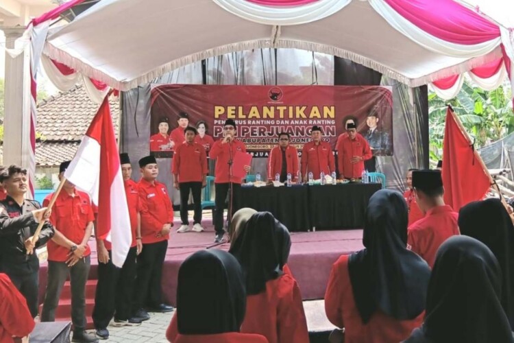 Suasana pelantikan pengurus Ranting PDI Perjuangan Bojonegoro pada 22 Agustus 2026