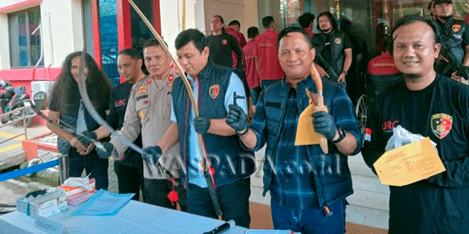 Polisi Polda Sumut mengamankan pelaku dan barang bukti kejahatan jalanan