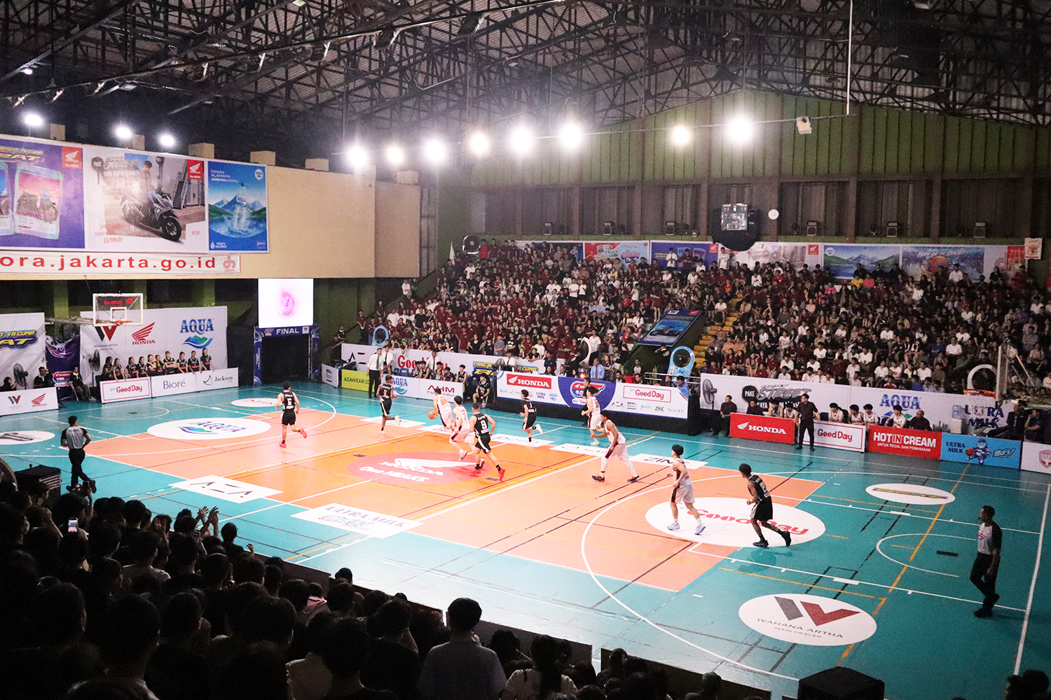 Aksi pertandingan final Honda DBL 2026 West Jakarta di GOR Grogol