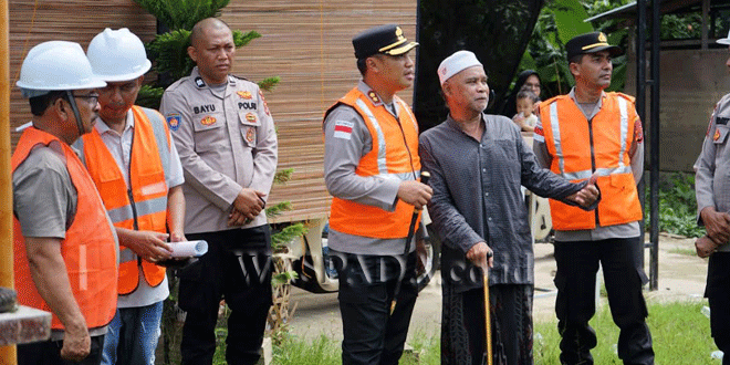 Kapolres Langsa meninjau lokasi sumur bor di dayah setelah banjir hidrometeorologi