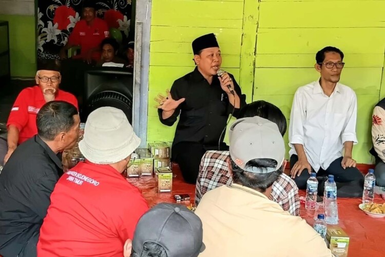 Petani mengikuti pelatihan pembuatan pupuk organik di Kecamatan Kanor, Bojonegoro