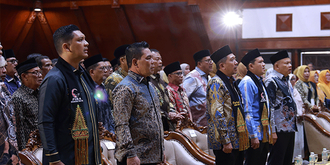 Bupati Aceh Besar menghadiri pelantikan Pengurus PIRA di Anjong Mon Mata Banda Aceh