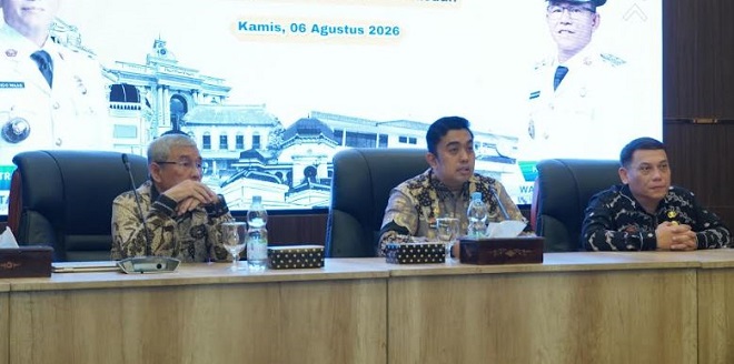 Aparatur mengikuti sosialisasi Permendagri 2/2026 di Balai Kota Medan