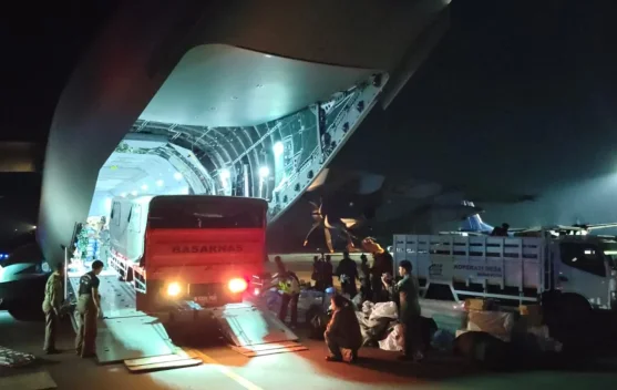Evakuasi dan distribusi logistik pasca gempa di Nusa Tenggara Timur
