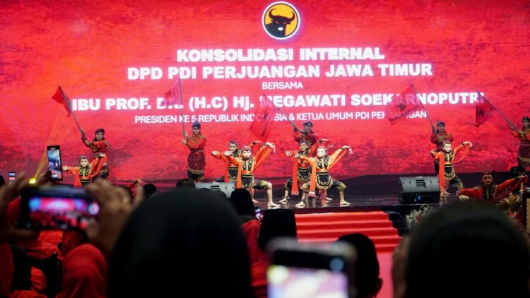Pertunjukan Tari Remo Gagrak Anyar di Hotel Vasa Surabaya saat pembukaan konsolidasi PDI Perjuangan Jatim