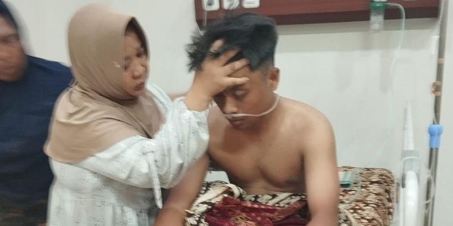 Lapangan sepakbola Gampong Pante Panah di Aceh Timur setelah kejadian sambaran petir