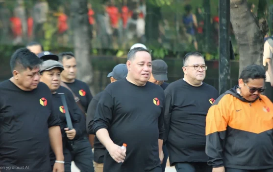 Peserta jalan sehat Bawaslu bersama jajaran SDM dan diklat di Jakarta