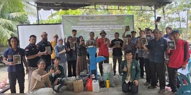 Pelatihan pembuatan pupuk organik dari kotoran domba di Desa Terusan Tengah