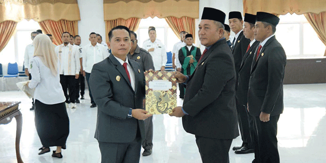 Bupati Padanglawas melantik pejabat di Aula Kantor Bupati Palas