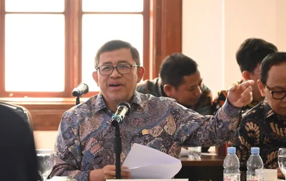 Ilustrasi e-voting dan kotak suara sebagai simbol modernisasi pemilu