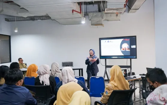Pertemuan monitoring dan evaluasi fasilitasi izin edar BPOM MD untuk UMK pangan di Jakarta Creative Hub