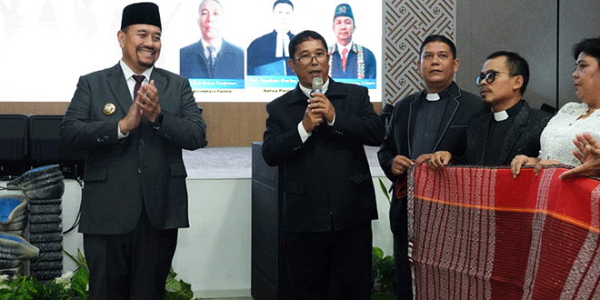 Suasana pembinaan pemuda dan seminar pendeta PGID Batubara di Aula A kantor bupati Lima Puluh