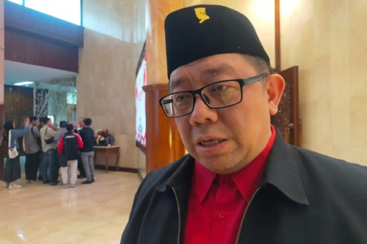 Ilustrasi rapat DPRD Jawa Timur membahas Perda dan Pergub