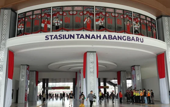 Suasana Stasiun Tanah Abang aman dan beroperasi normal