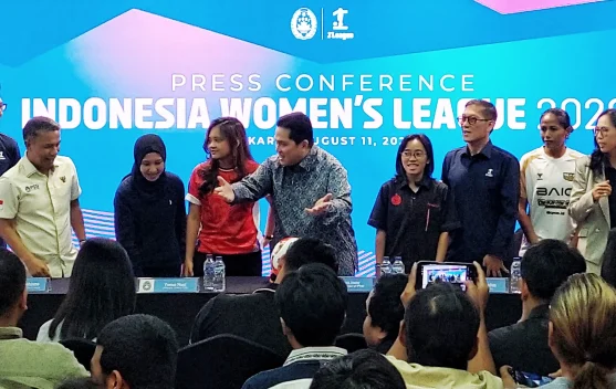 Pemain sepak bola putri menjalani latihan menjelang Indonesia Women's League 2026/27