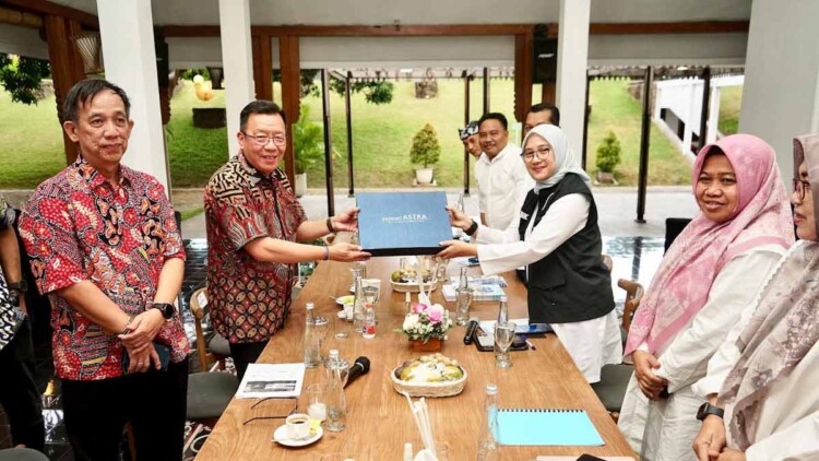 Pertemuan Bupati Banyuwangi dan pengurus YPA-MDR membahas program pembinaan sekolah