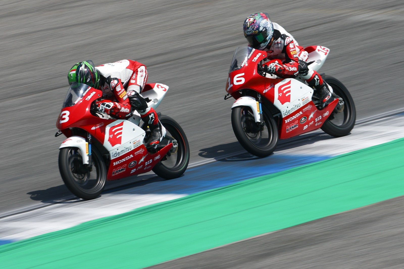 Abimanyu Bintang Fermadi merayakan kemenangan di Chang International Circuit Buriram