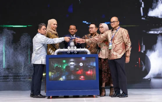 Ilustrasi pembangkit panas bumi dan turbin geotermal di Indonesia