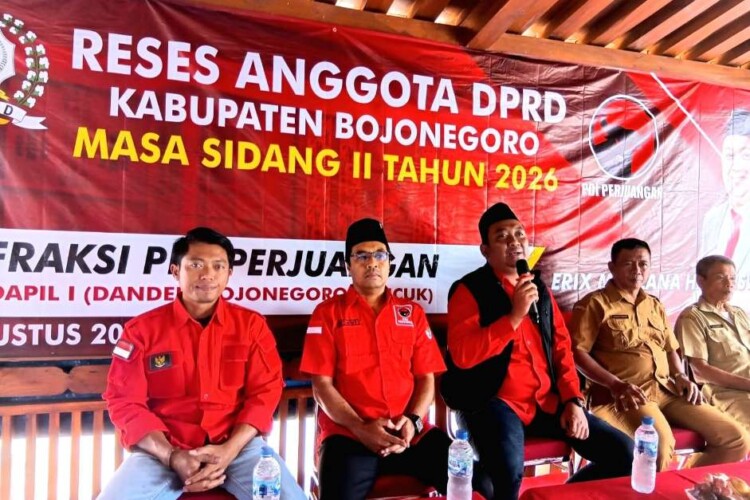 Pertemuan reses Erix Maulana dengan warga Dapil I di Joglo Panti Marhaen