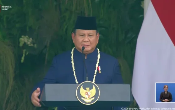 Presiden Prabowo menerima laporan usai upacara HUT Ke-81 di Istana Merdeka