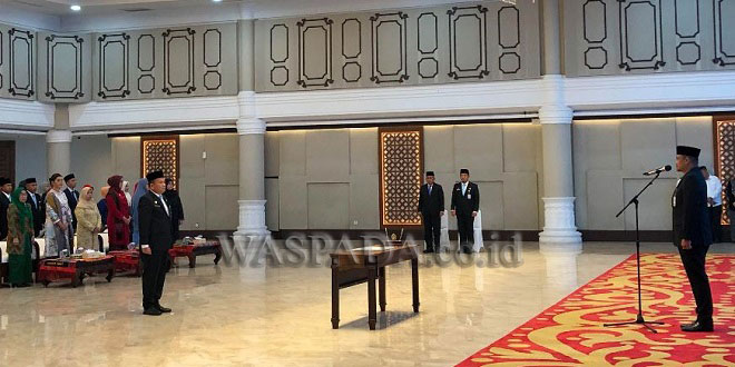 Gubernur Bobby Nasution melantik Timur Tumanggor sebagai Pj Sekda Sumatera Utara
