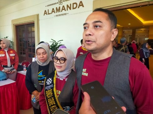 Eri Cahyadi menyampaikan pesan 'Ayah Wajib Hadir' di peringatan Harganas ke-33 di Graha YKP