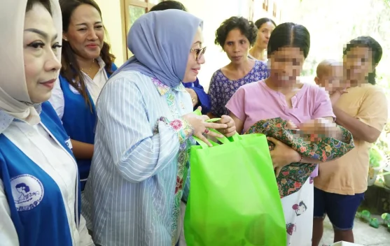MenPPPA Arifah Fauzi meninjau rumah singgah korban kekerasan seksual di Manggarai Barat