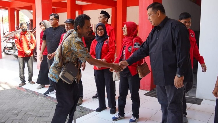 Pertemuan DPC PDI Perjuangan dengan pengurus NPCI Kabupaten Kediri membahas fasilitas latihan atlet disabilitas