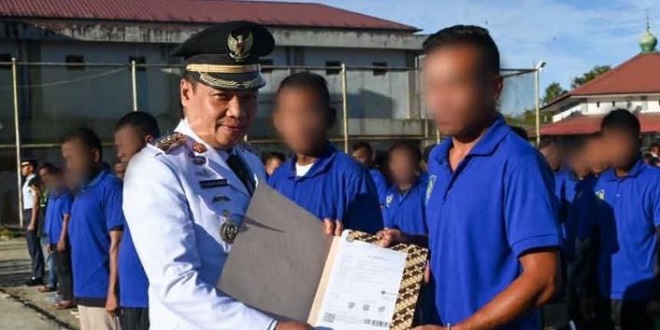 Penyerahan remisi bagi warga binaan Rutan Kelas IIB Humbahas oleh Bupati Humbahas