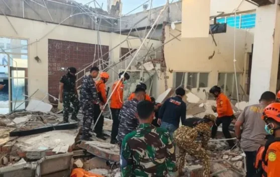 Peta aktivitas gempa dan kerusakan rumah di Flores, NTT setelah gempa besar