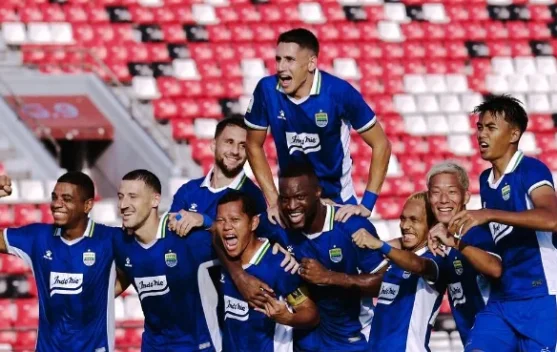 Pemain Persib merayakan gol saat semifinal Piala Presiden 2026 di Stadion Kapten I Wayan Dipta Gianyar