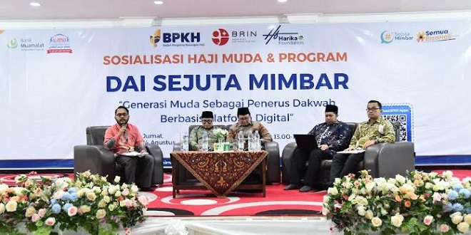 Peserta dan narasumber acara Sosialisasi Haji Muda dan Dai Sejuta Mimbar di SMA IT Al Fityan Medan